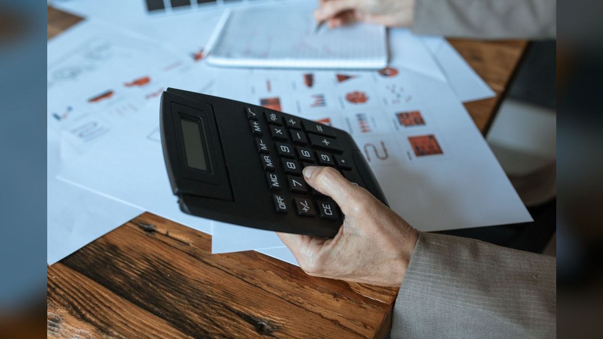How do you calculate the cost per marketing-qualified opportunity (MQO) and know if you're spending too much — figure 6