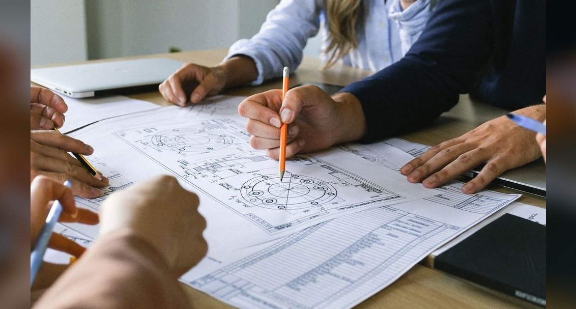 What is the prime-sub partnership model and why do most federal deals flow through prime contractors in 2027?