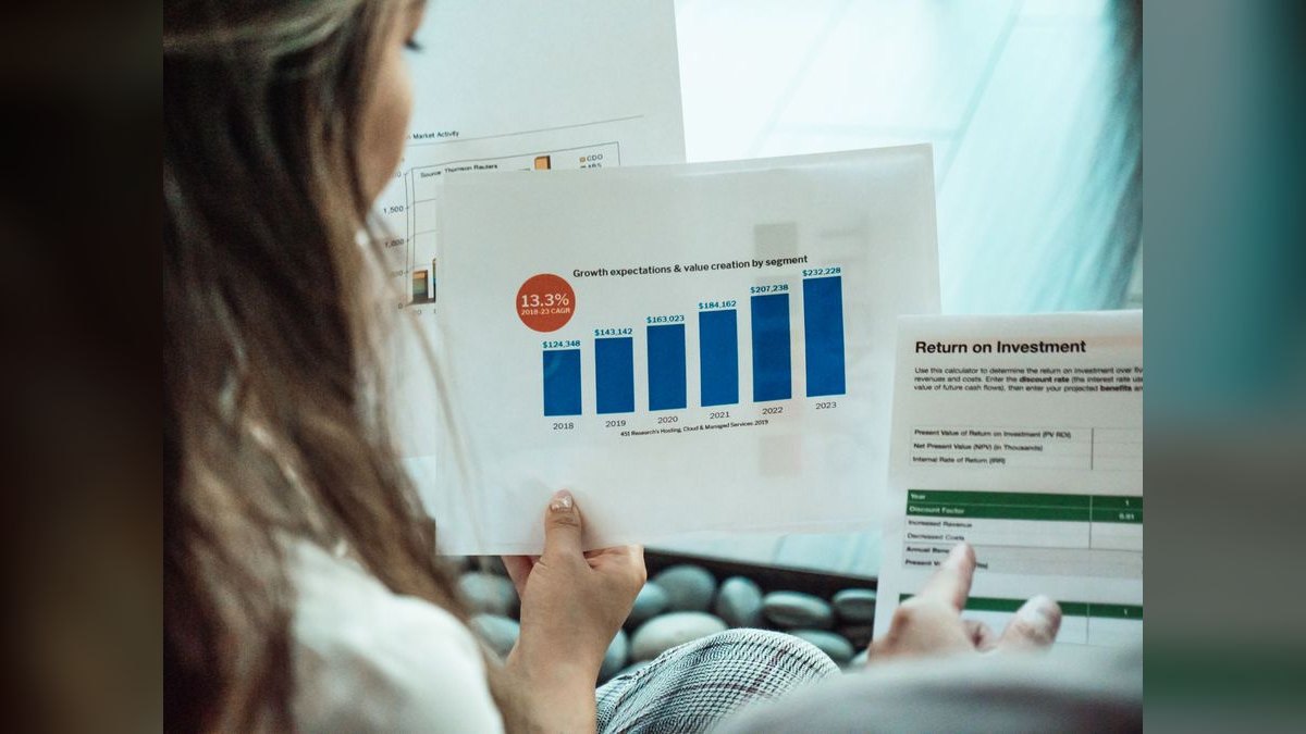 How do we model expansion revenue from self-serve users in the first 90 days — figure 6