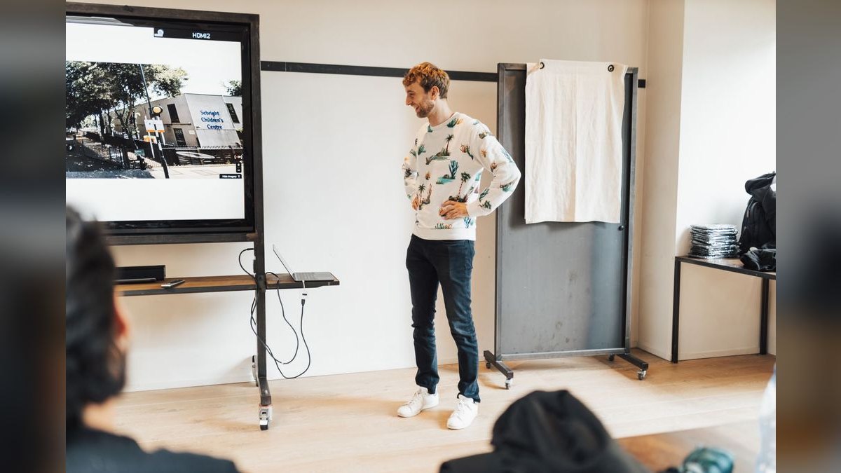 At what team size does a sales manager's job fundamentally change?