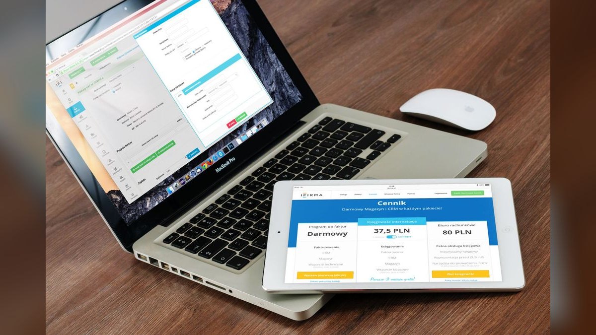 What's the playbook for communicating comp plan changes to your board & investors — figure 4