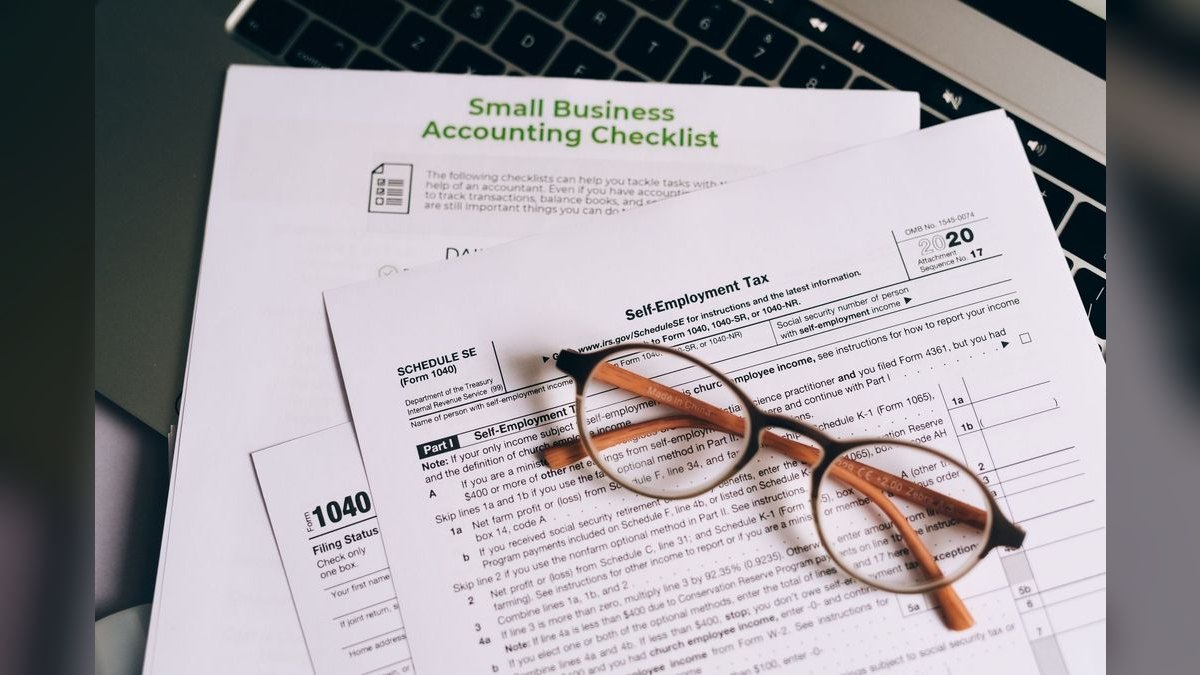 When should we hire our first account executive if revenue is $5M ARR and the founder is still closing — figure 1