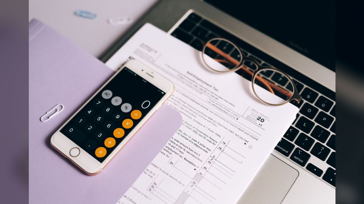 When should we hire our first account executive if revenue is $5M ARR and the founder is still closing?