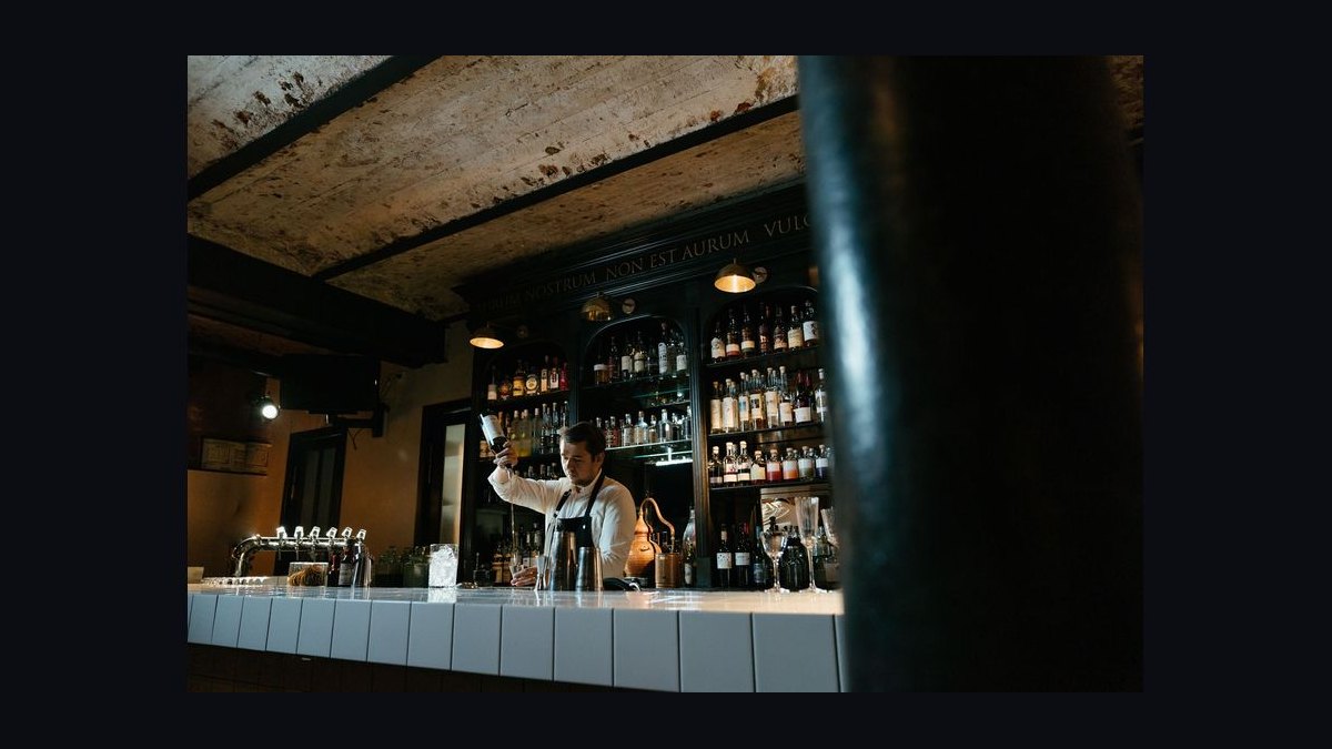 How do you start a wine bar business in 2027 — figure 10