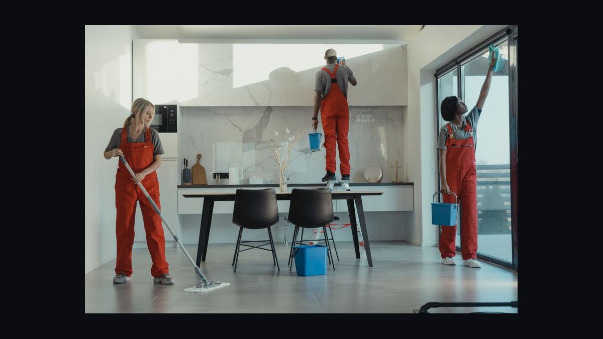 How do you start a commercial cleaning business in 2027?