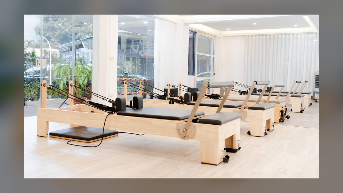 How do you start a boutique fitness studio (CrossFit / Pilates / OrangeTheory style) business in 2027 — figure 10
