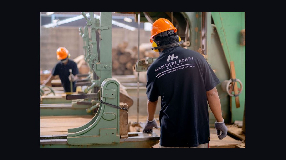 How do you architect revenue operations for a manufacturer in 2027?