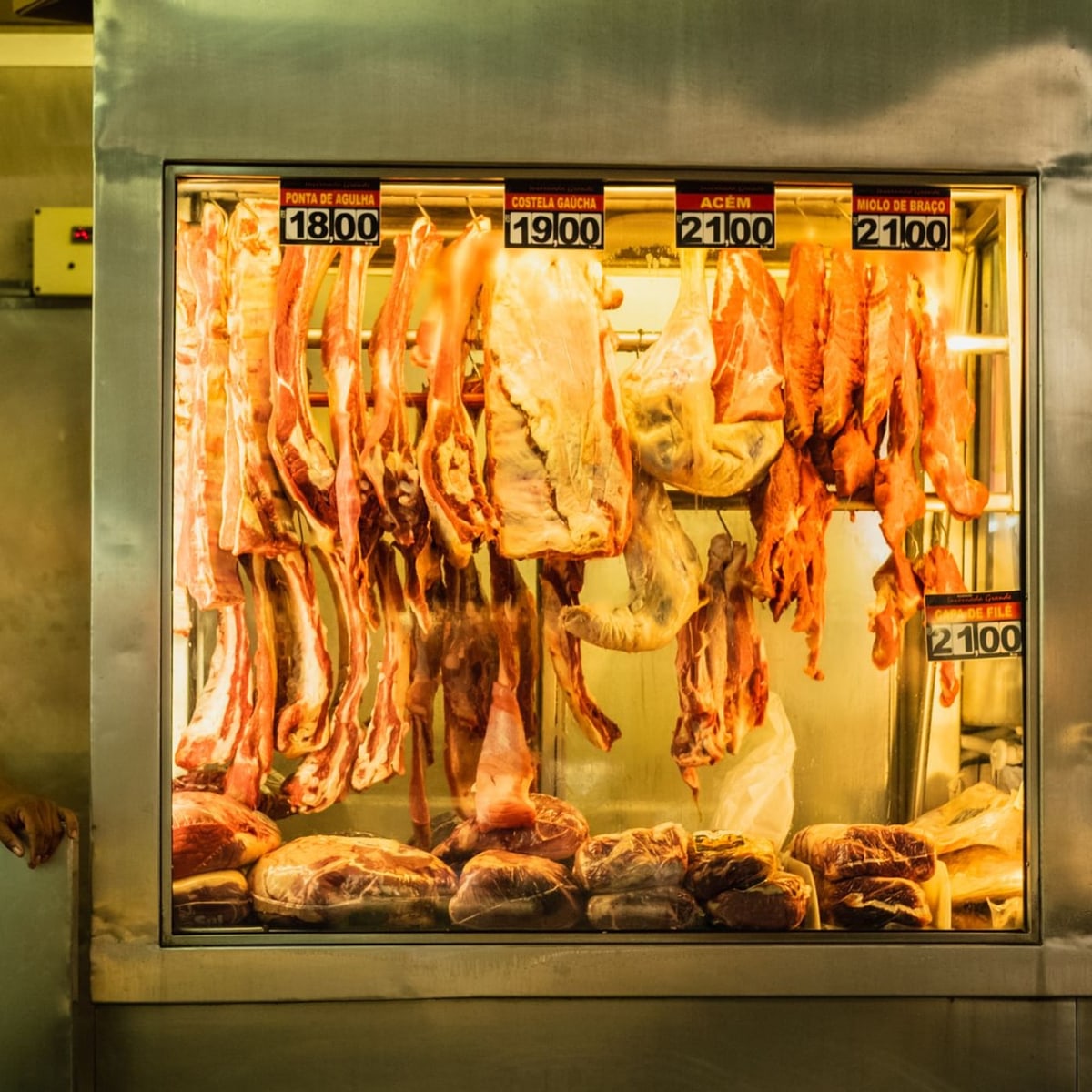 How do you architect revenue operations for a restaurant tech company in 2027?