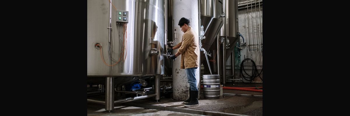 Revenue Architecture for Craft Beer + Beverage Distribution Software in 2027 (3-Tier System, AB-InBev BEES Supplier-Mandate, DTC Beer-Shipping Compliance Expansion)
