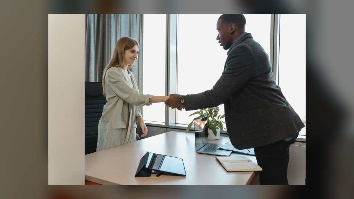 When to Hire Your First Sales Manager in 2027 — figure 8