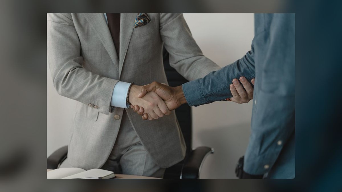 When to Hire Your First Sales Manager in 2027 — figure 9