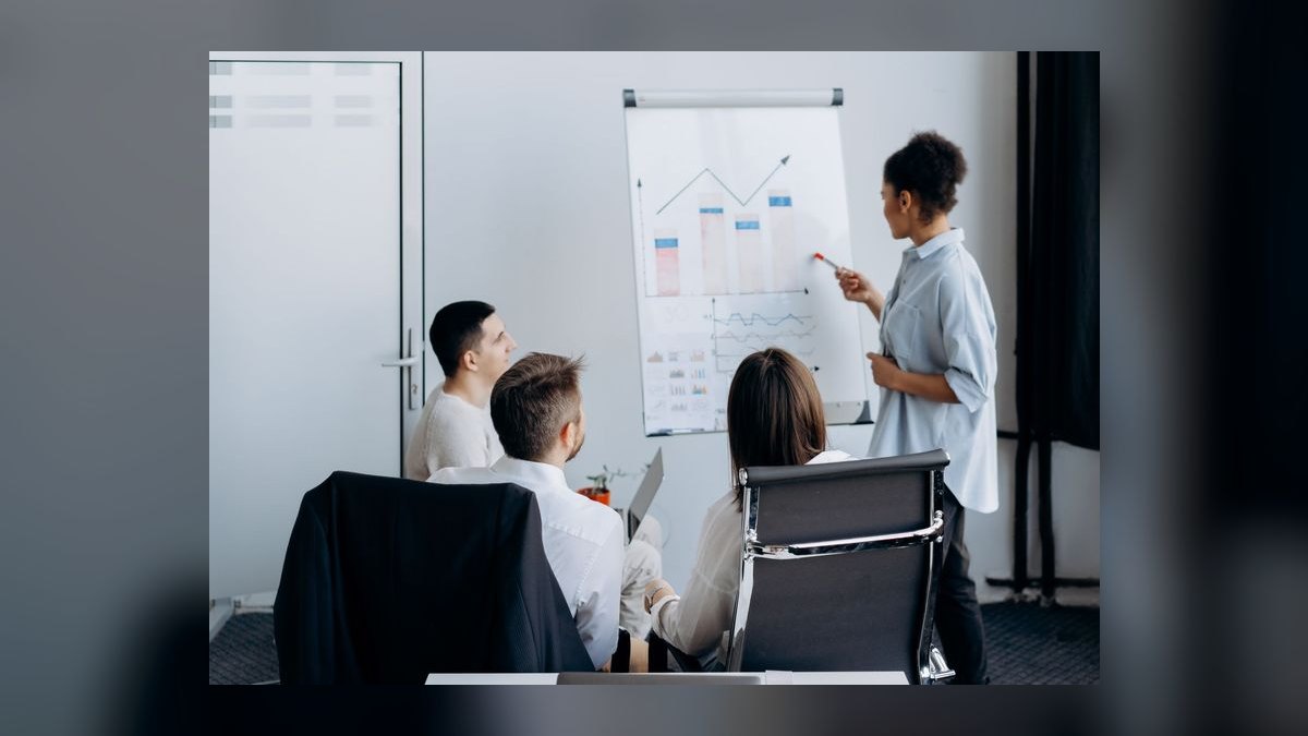 Sales Career-Level Framework for SaaS in 2027 — figure 9