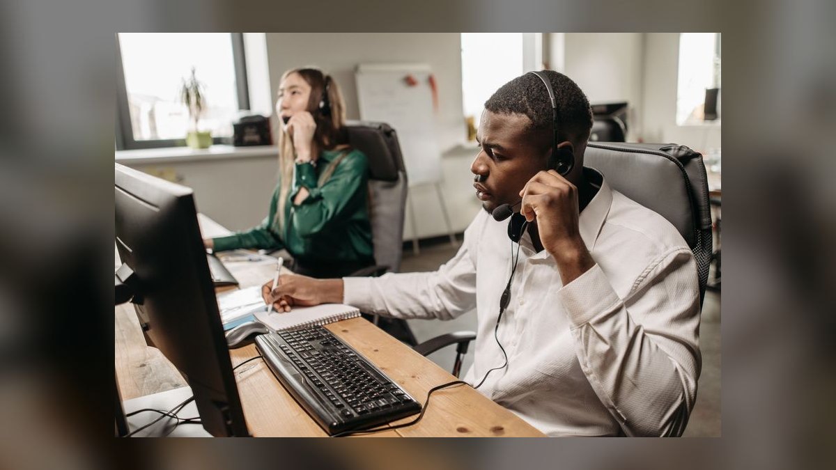 How to run weekly forecast calls that lift forecast accuracy 20 points in 2027 — figure 8