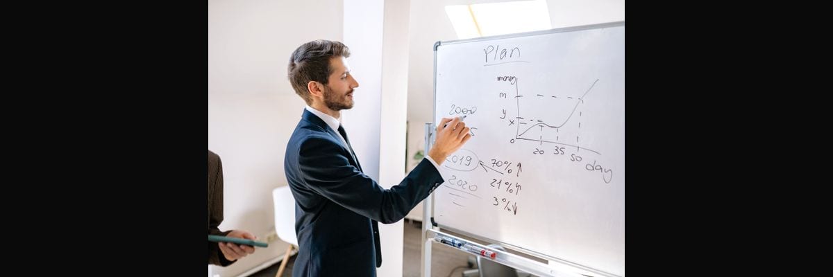 How to build a forecast roll-up across multiple selling motions in 2027