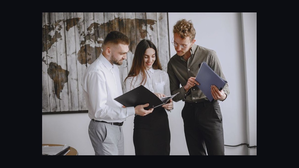 How to structure a partnerships team for global channel expansion in 2027