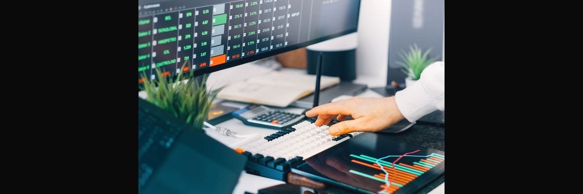 How to build a revenue retention dashboard tracking GRR and NRR in 2027