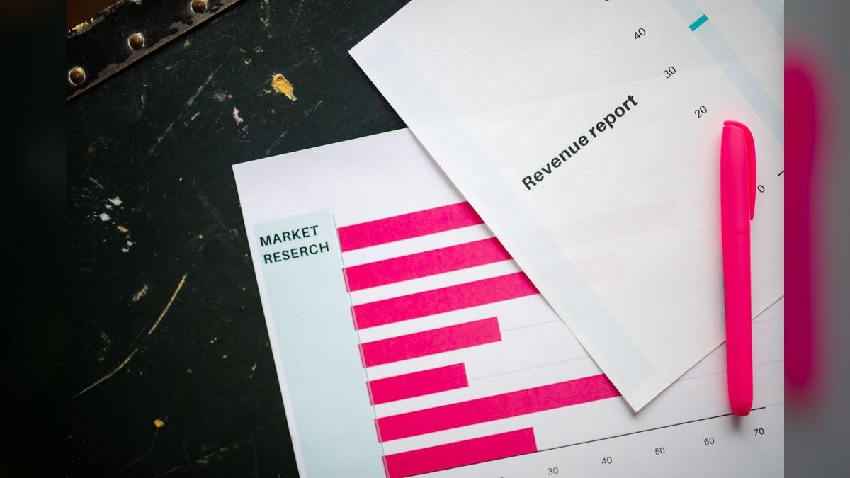 How do you architect revenue operations for a hospitality tech company in 2027 — figure 4