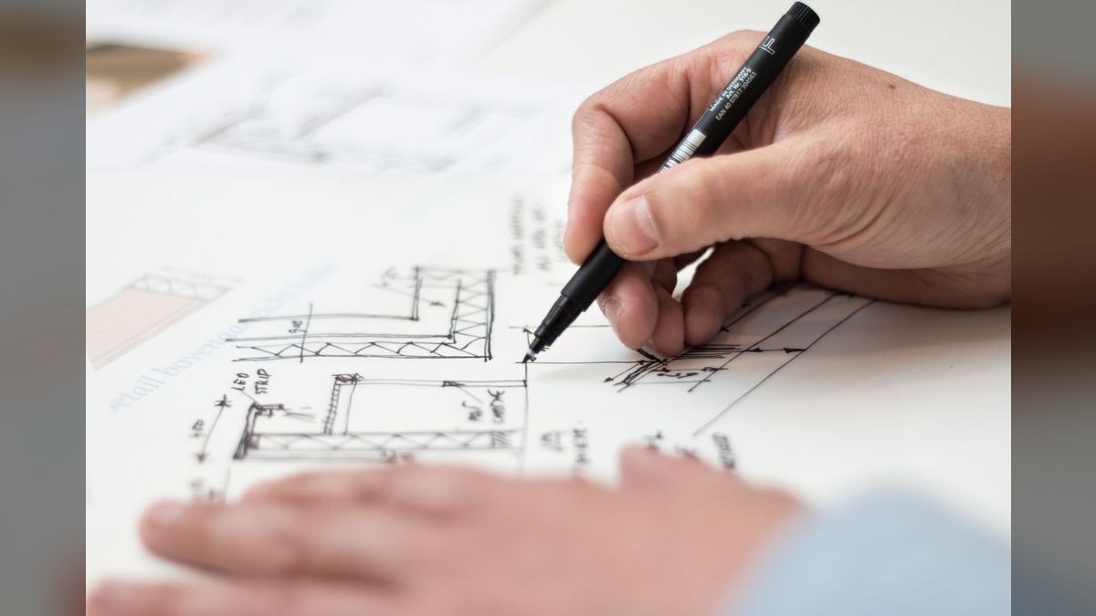 How do you architect revenue operations for a hospitality tech company in 2027?
