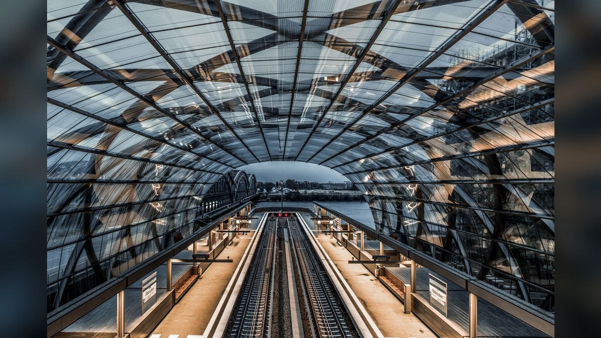 Revenue Architecture for CDP Platforms in 2027