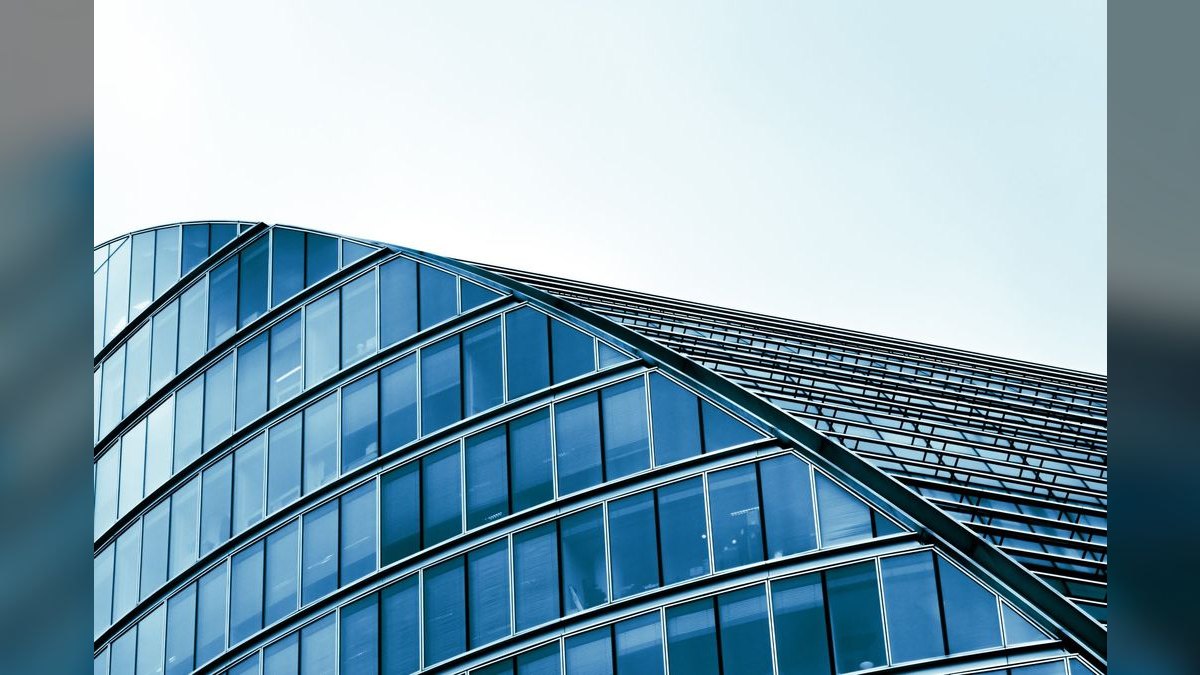 Revenue Architecture for Benefits Administration SaaS in 2027