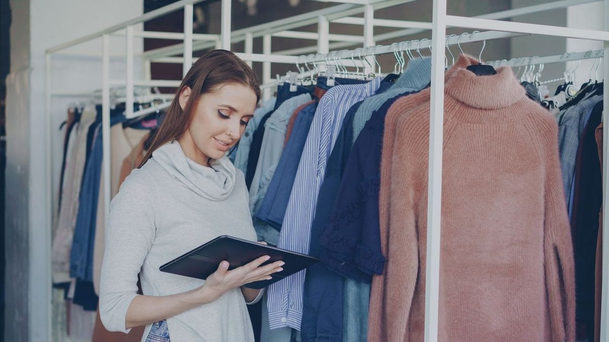 Product-Led Sales Assist Handoff Design in 2027 — figure 4