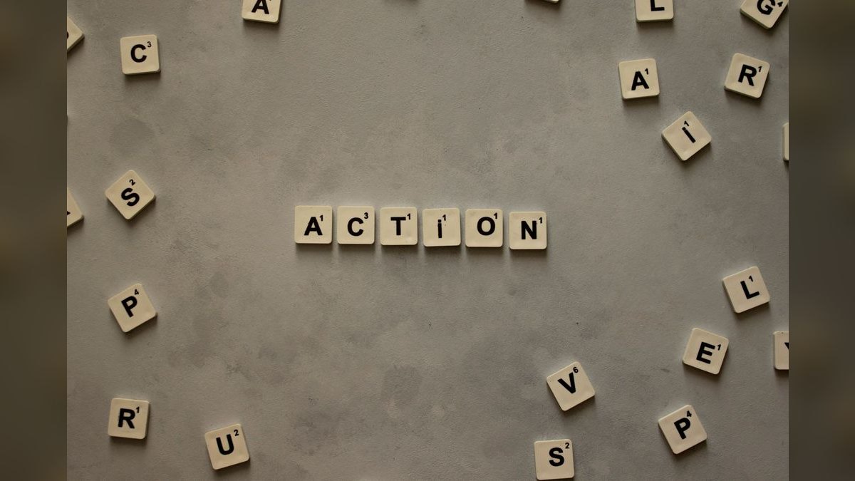 Health Score to Action Playbook Architecture in 2027 — figure 2