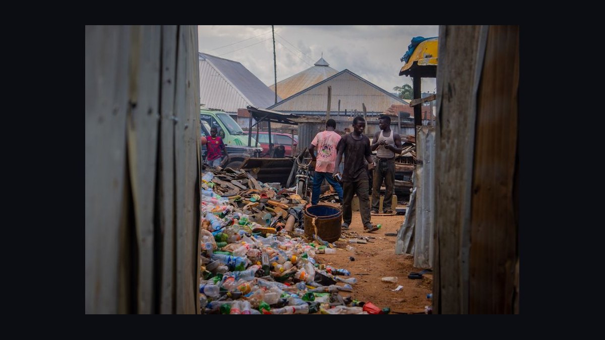 Architecting Revenue for Waste Management Firms: Recycling Credits, Landfill Fees, and Commercial Contracts — figure 10