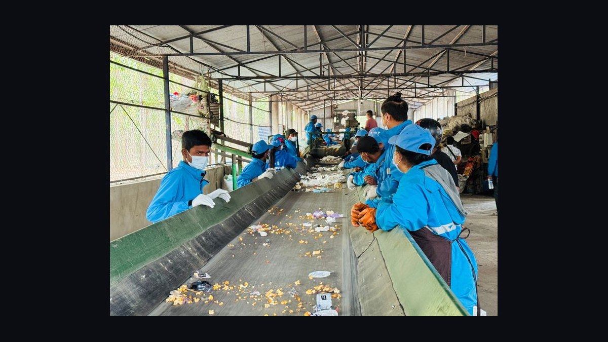 Architecting Revenue for Waste Management Firms: Recycling Credits, Landfill Fees, and Commercial Contracts