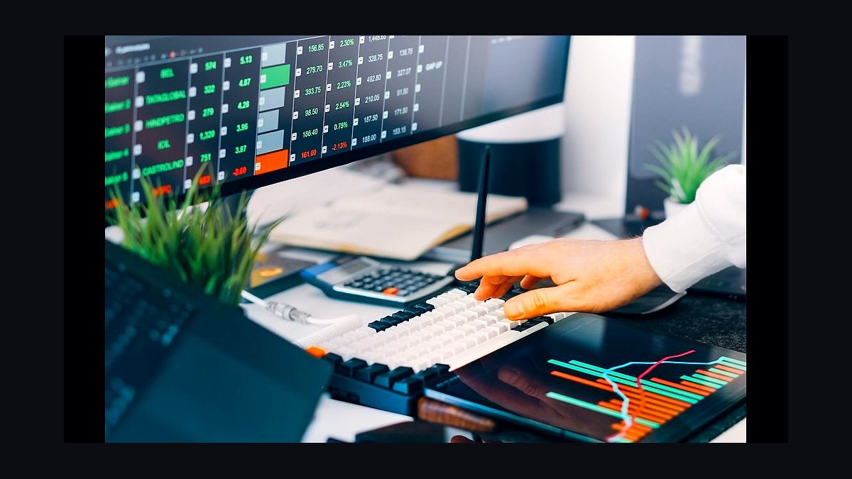 Top 10 best revenue architecture KPIs for multi-product SaaS in 2027