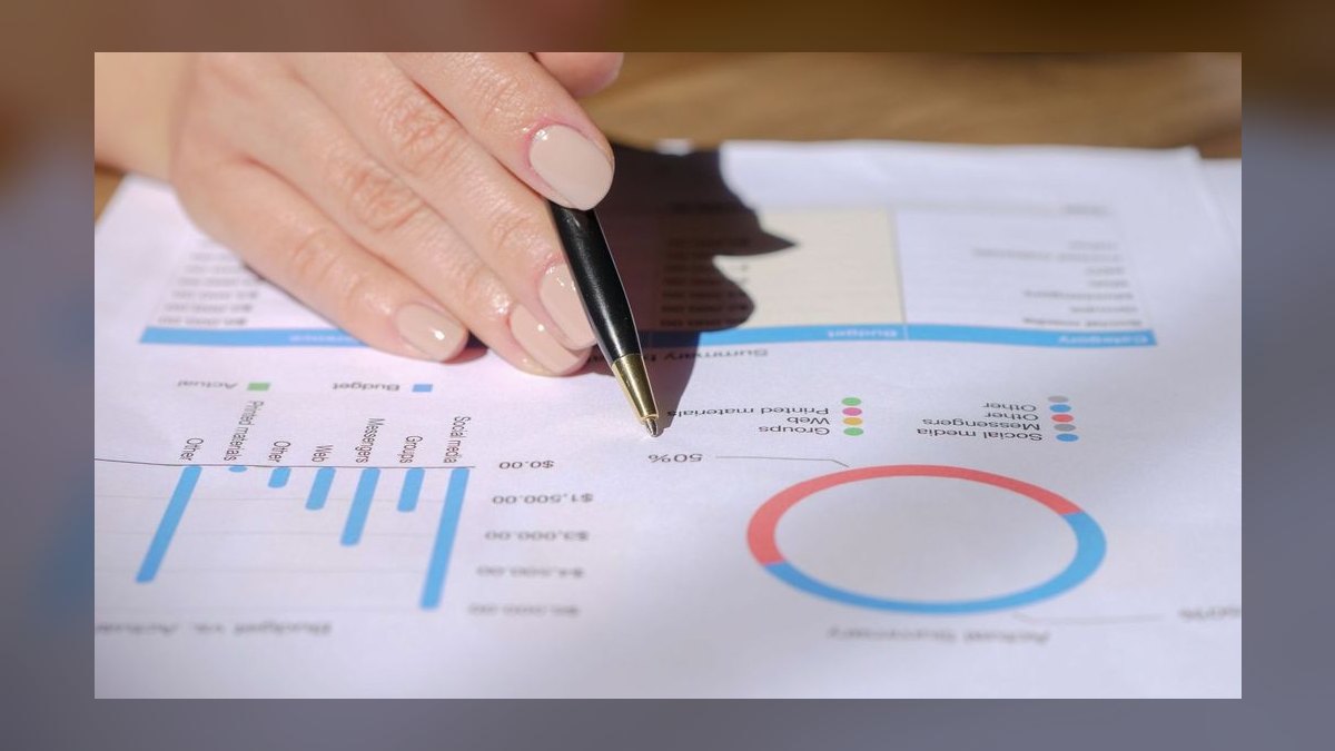 How do you architect revenue operations for Architecture & Engineering in 2027 — figure 8