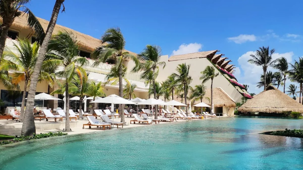 The 10 Best Luxury All-Inclusive Beach Resorts in the World for 2027 — figure 1