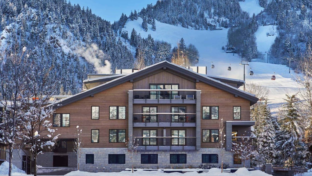 The 10 Best Luxury Ski Resorts in the World for 2027 — figure 1