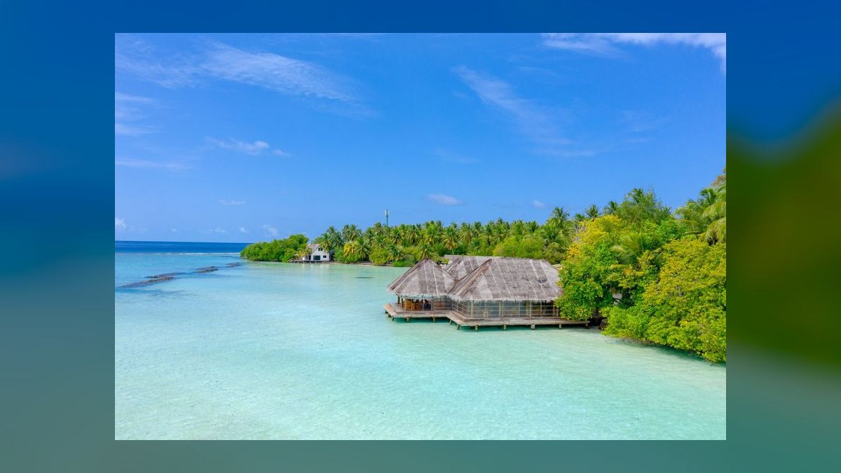 The 10 Best Overwater Bungalow Resorts in the Maldives (2026) — figure 10