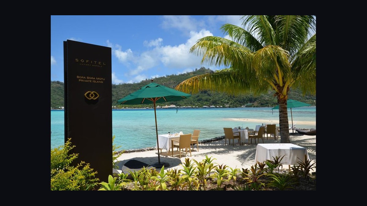 The 10 Best Overwater Bungalow Resorts in Bora Bora & French Polynesia (2026) — figure 8