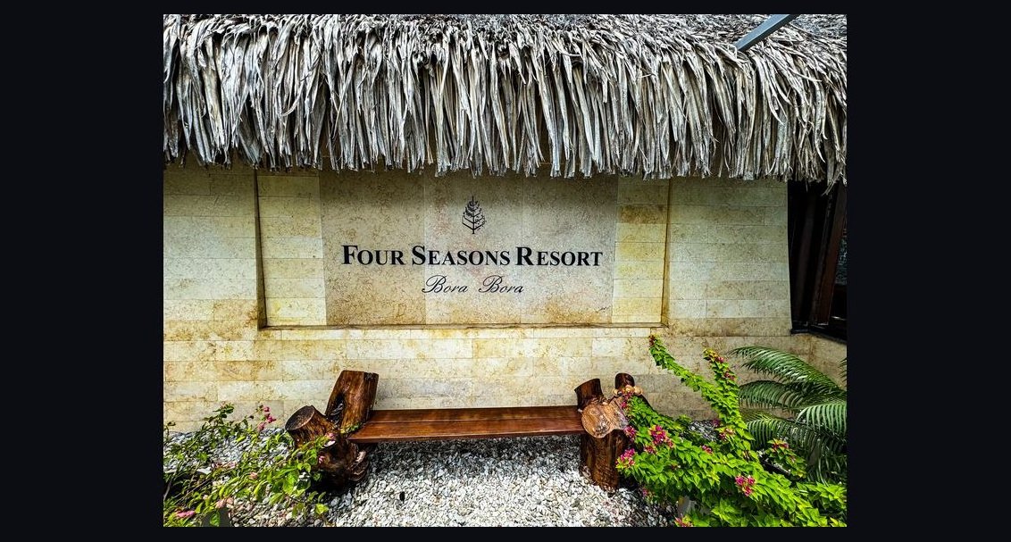 The 10 Best Overwater Bungalow Resorts in Bora Bora & French Polynesia (2026)