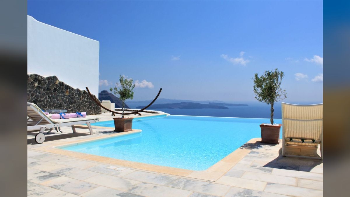 The 10 Best Luxury Resorts in Santorini, Greece (2026) — figure 2