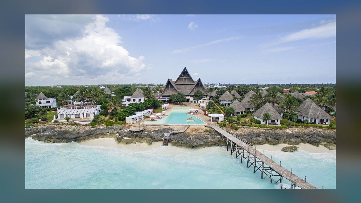 The 10 Best Overwater Villa Resorts in Zanzibar, Mauritius & the Indian Ocean (2026) — figure 6