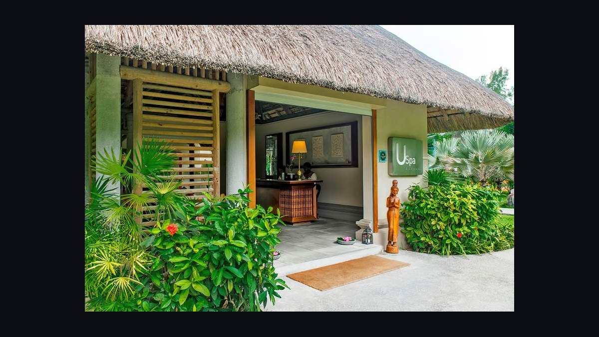 The 10 Best Overwater Villa Resorts in Zanzibar, Mauritius & the Indian Ocean (2026)