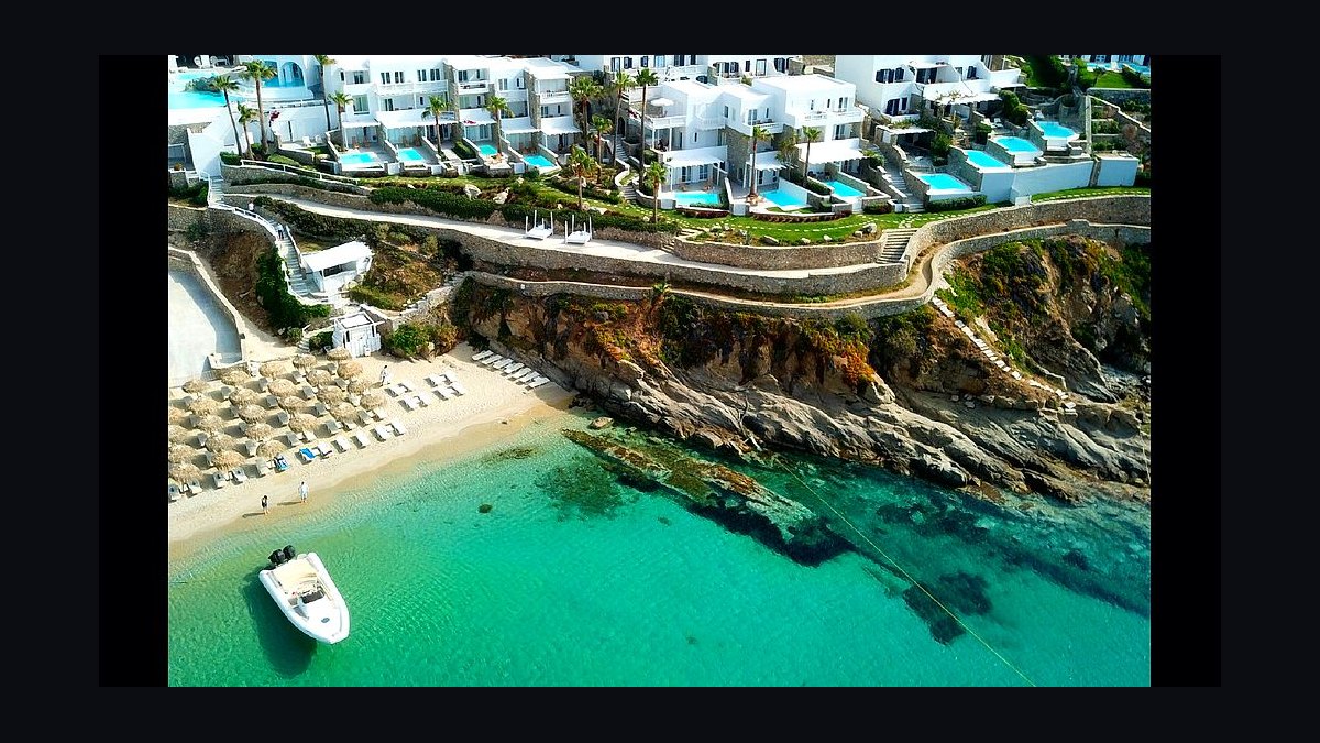 The 10 Best Adults-Only Luxury Resorts in Greece & the Mediterranean (2026)