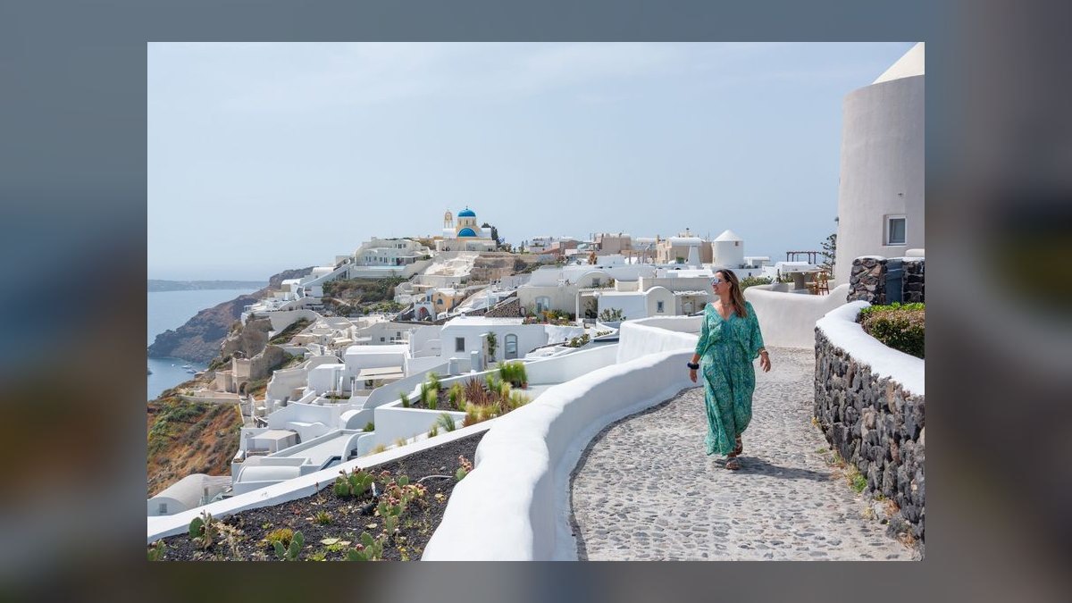Top 10 Resorts in Santorini in 2027 — figure 1