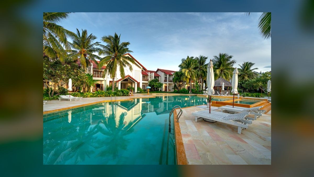 When does a resort become luxury in 2027 — figure 9