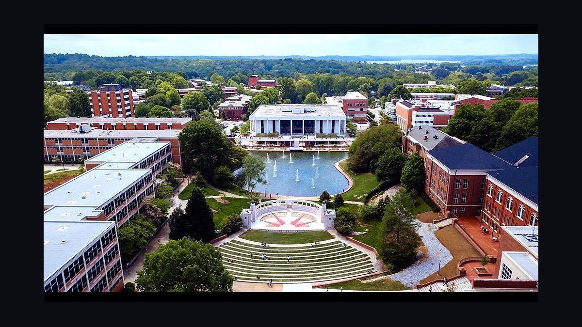 Top 10 Up-and-Coming Colleges in 2027 — figure 4