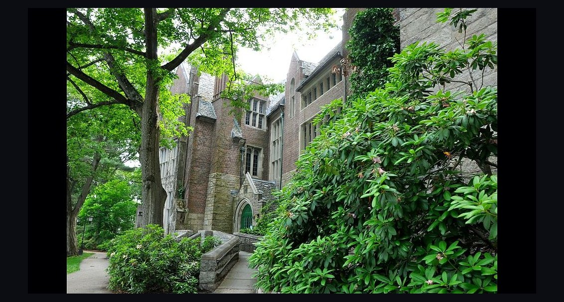 Top 10 Best Women's Colleges in 2027