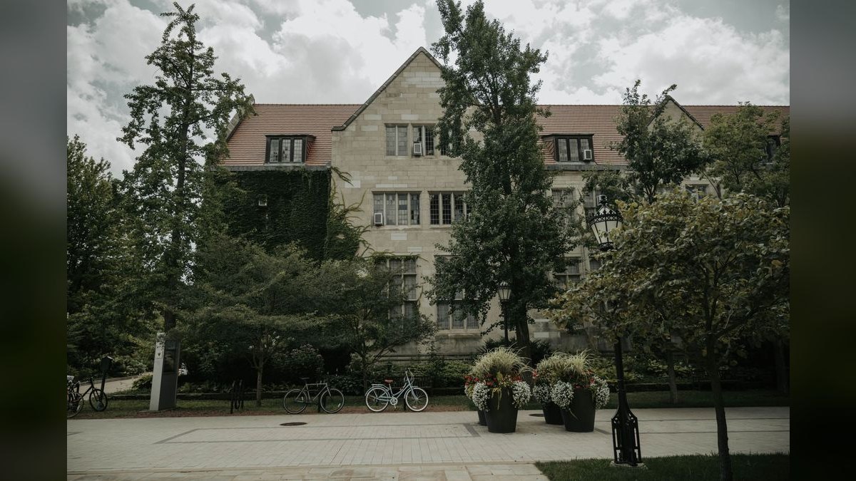 Top 10 Public Universities in Illinois in 2027 — figure 1