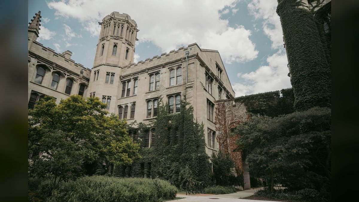 Top 10 Public Universities in Illinois in 2027 — figure 2