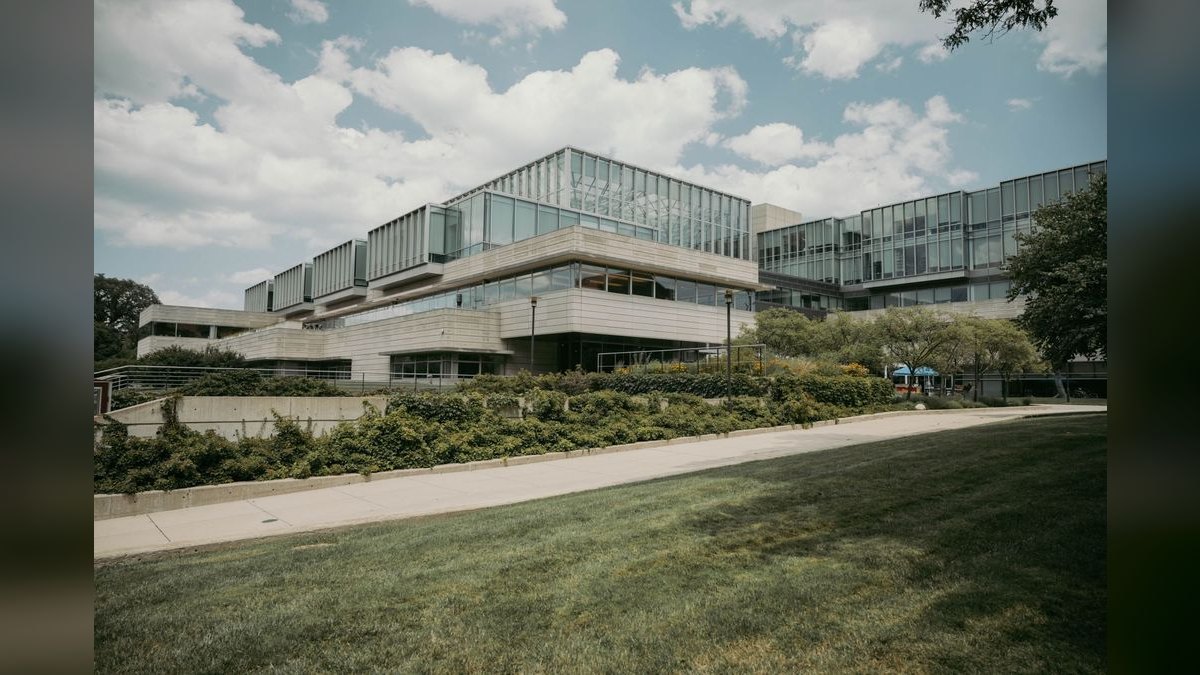 Top 10 Public Universities in Illinois in 2027