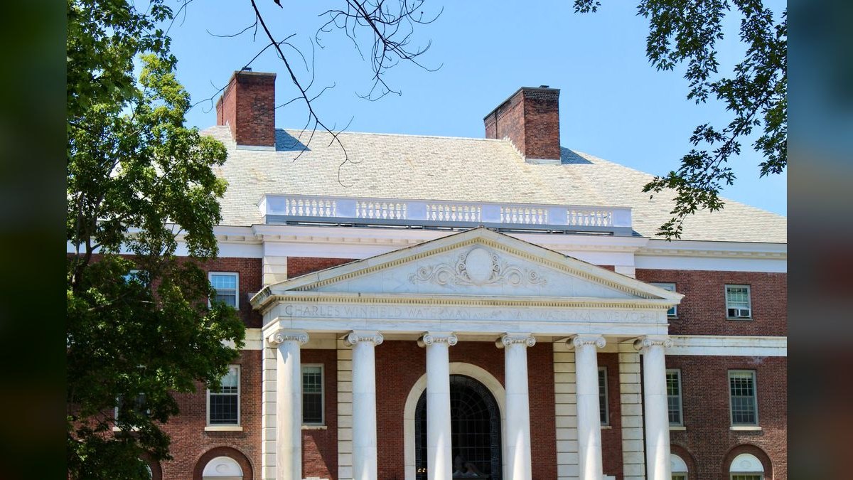 Top 10 Best Colleges for Financial Aid for Middle-Class Families in 2027 — figure 1