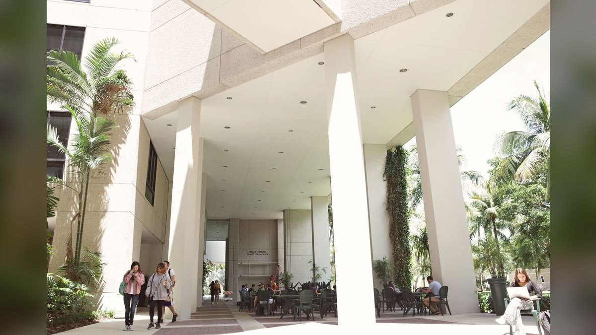 Top 10 Best Colleges for Low-Income Students in 2027 — figure 1