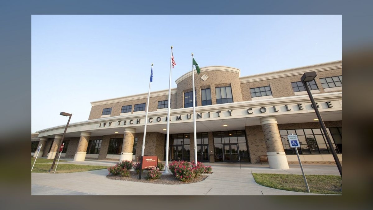 Top 10 Community Colleges in Indiana in 2027 — figure 1