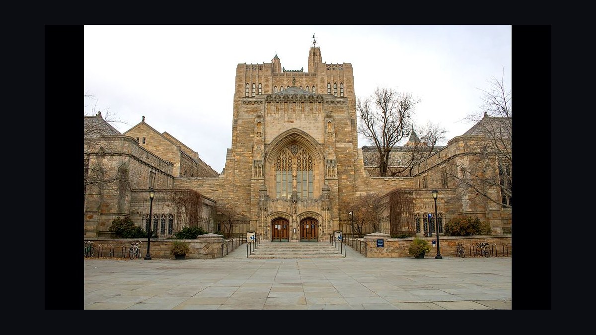 Top 10 Economics Undergraduate Programs in 2027 — figure 6
